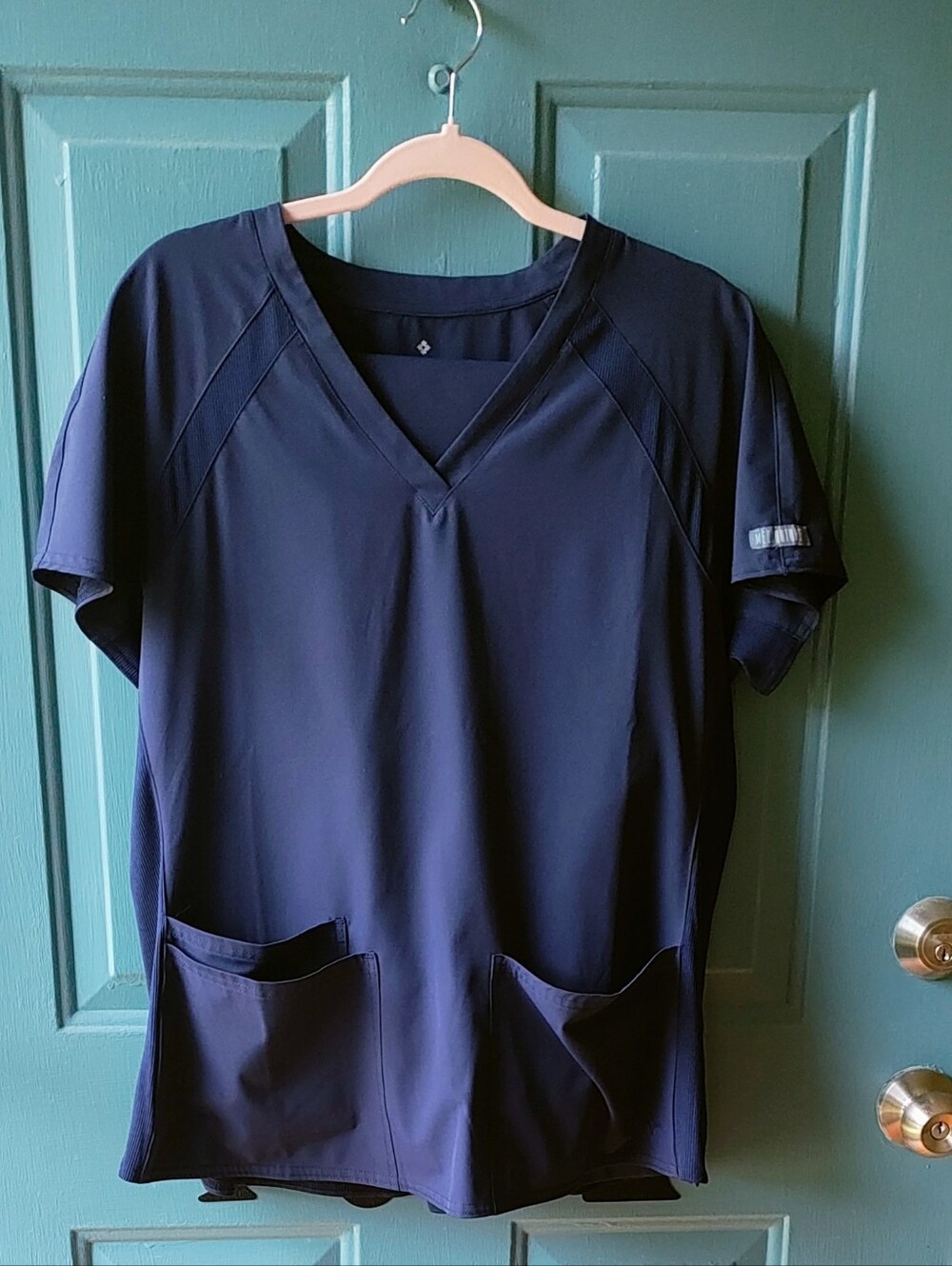 EUC- Med Couture Peaches Navy V-Neck Utility Scrub Top with Front Pockets